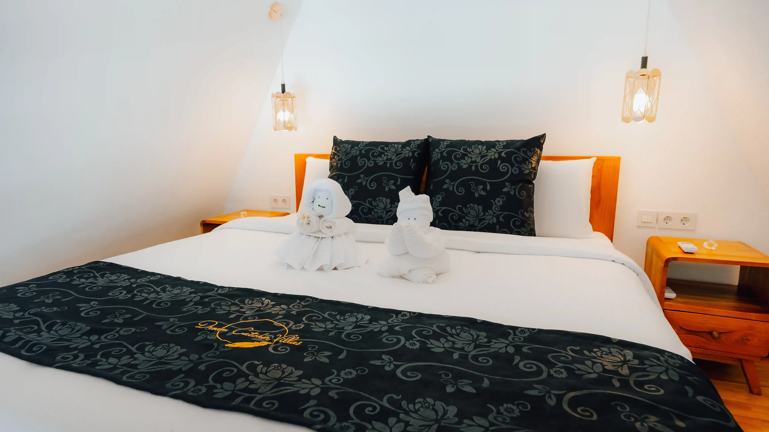 Luxury Bedroom Dreamcatcher Villa