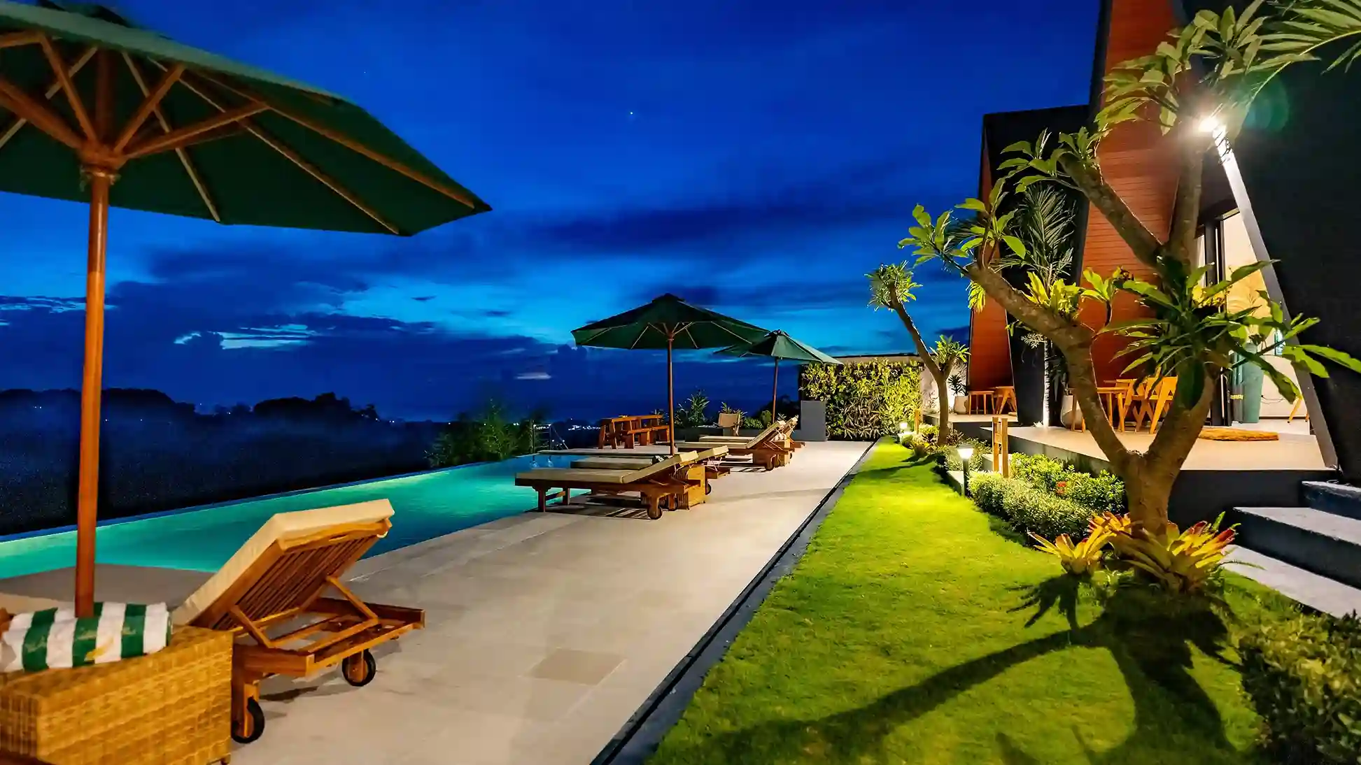 Night Pool View Dream Catcher Villas
